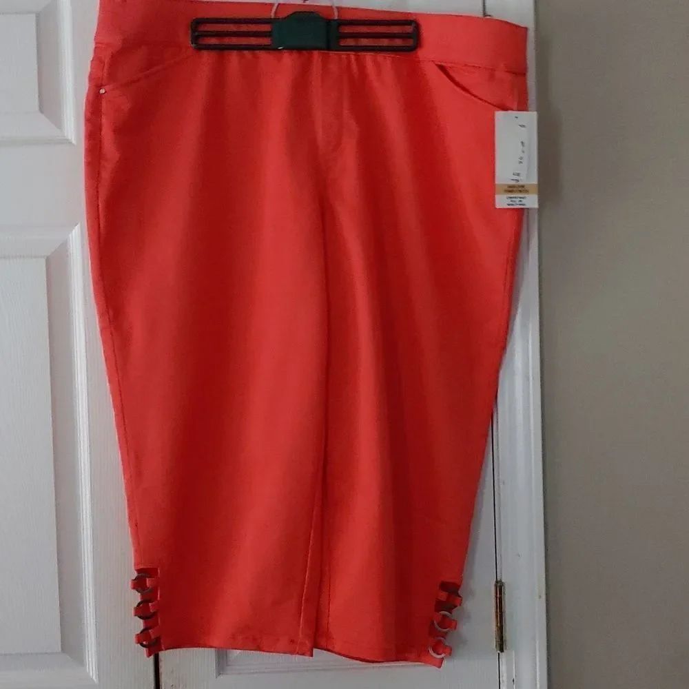 Intro Love The Fit Stretch Pull On Sheri Capri Power Stretch Sz 22W NWT
